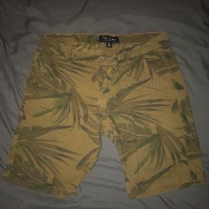 Tropical print Dirty laundry men’s shorts, size 36